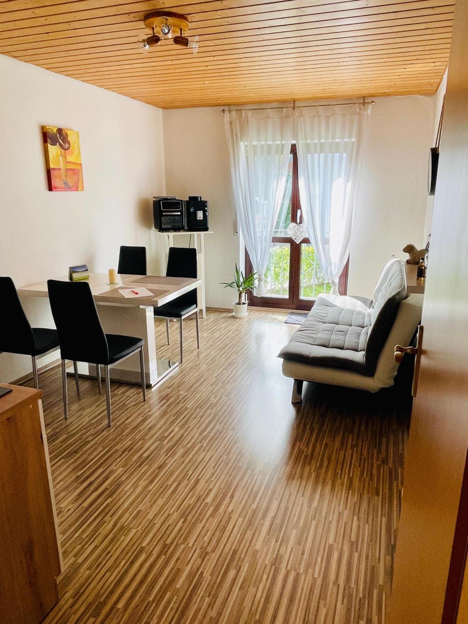 Kleine Ein Zimmer Wohnung Mit Gartenanlage 塞勒姆 外观 照片