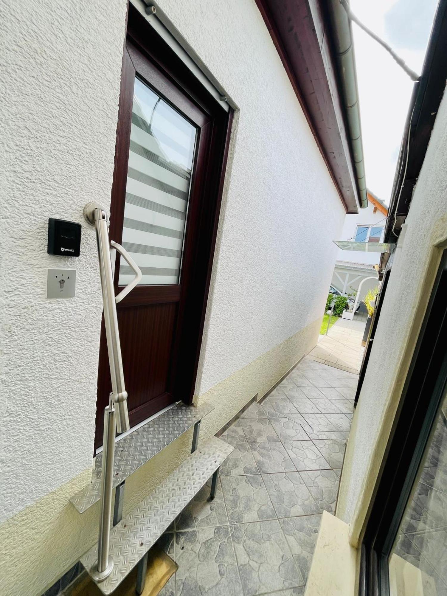 Kleine Ein Zimmer Wohnung Mit Gartenanlage 塞勒姆 外观 照片